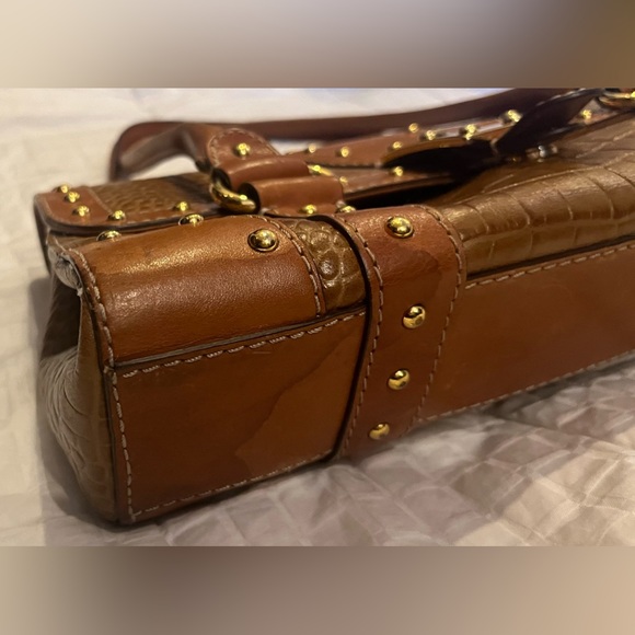 MICHAEL MICHAEL KORS Croc Embossed Brown Leather Handbag Gold Buckle Studs - Picture 10 of 13